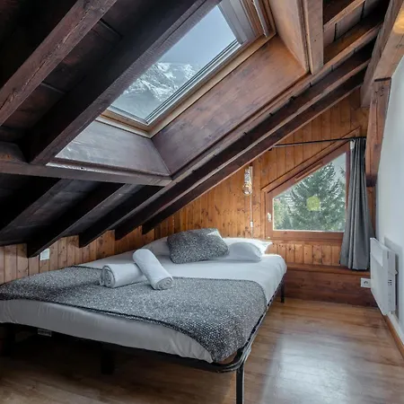 Chalet Le Refuge Des Pecles, Avec Vue Mont-blanc *